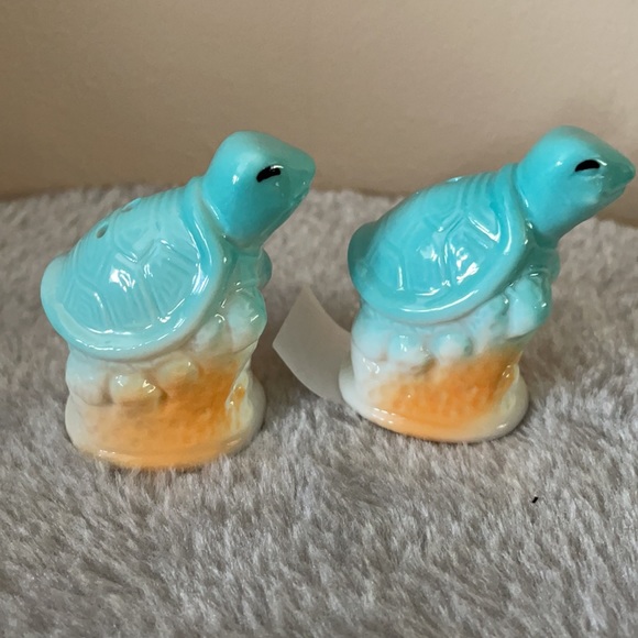 Mini turtle salt & pepper shaker set new - Picture 2 of 4